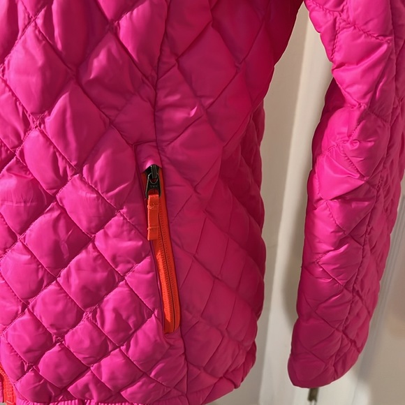 The North Face Hot Pink Quilted Jacket - Picture 3 of 16